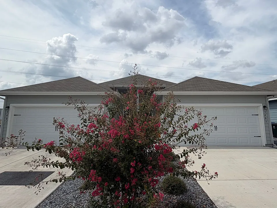 3403 Lindsay Ln