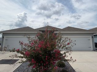 3403 Lindsay Ln, Seguin, TX 78155