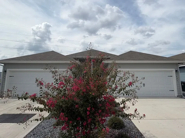 3403 Lindsay Ln, Seguin, TX 78155