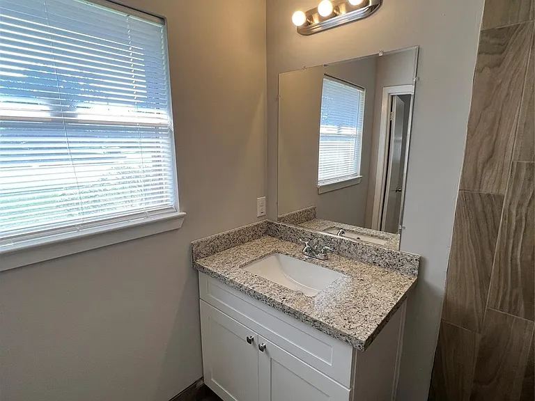10503 Homestead Rd — Photo 13