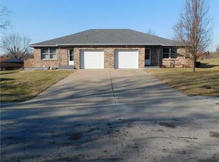 2404 Pearson Cir, Harrisonville, MO 64701