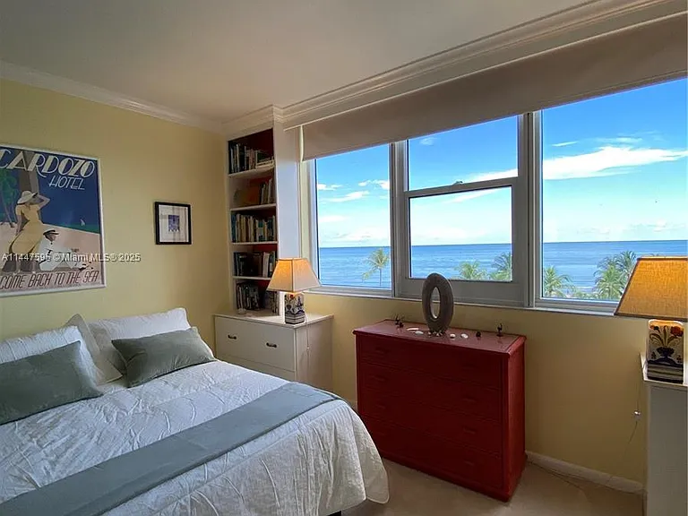 200 Ocean Lane Dr #706 — Photo 2