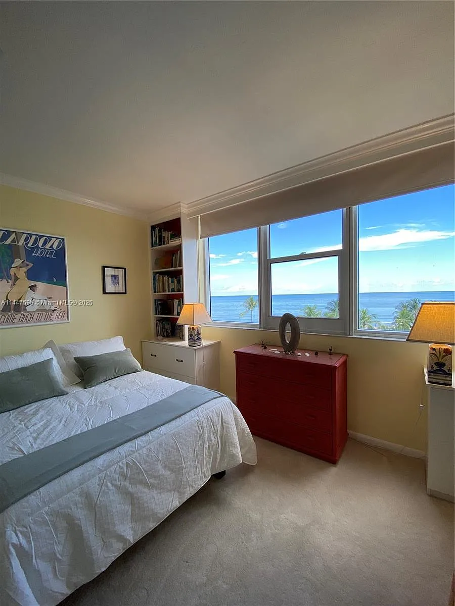Building Photo - 200 Ocean Lane Dr #706
