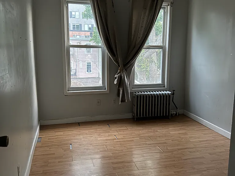 31 Clarke Ave #2 — Photo 8