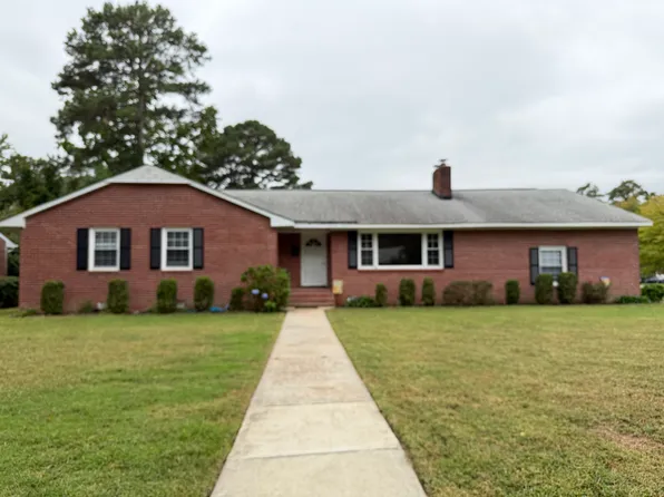 11 Fern Dr, Newport News, VA 23606