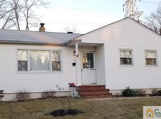 6 Becker Dr, Parlin, NJ 08859