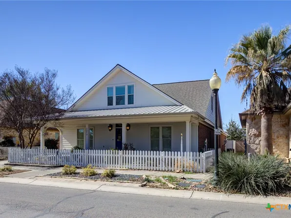 2273 Gruene Lake Dr, New Braunfels, TX 78130