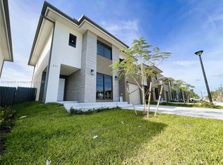 233 NW 12th St, Florida City, FL 33034