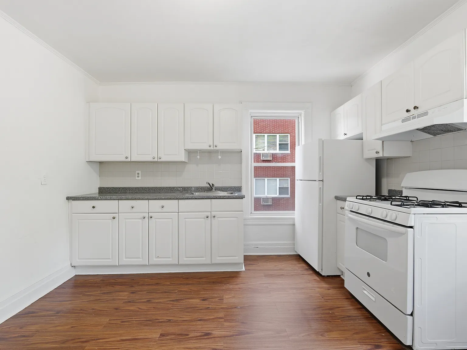 4 bed, $3,250 — Photo 3