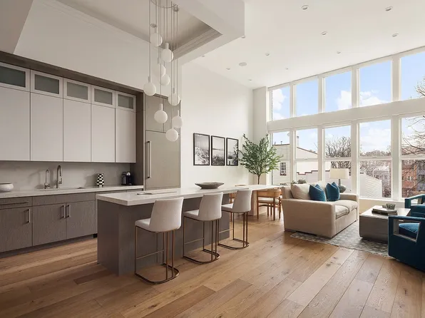 47 Diamond St APT 3B, Brooklyn, NY 11222