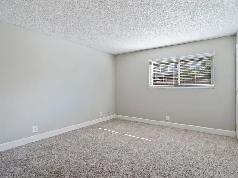 Elevate Apartments — Photo 12