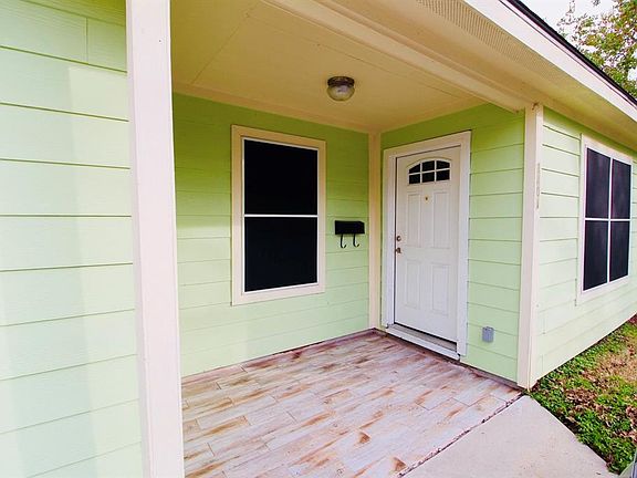 5th image of 1401 Pecan Dr
