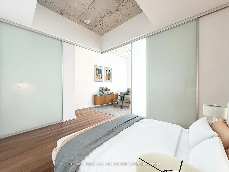 210 Simcoe St #2410 — Photo 8