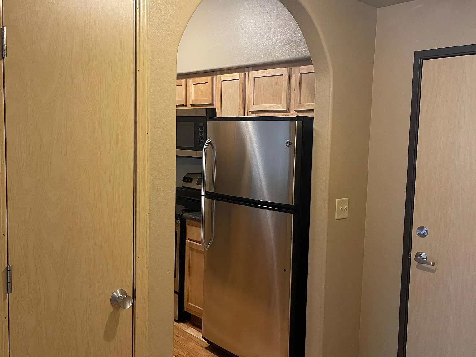1 bed, 100 sqft, $1,352 — Photo 4