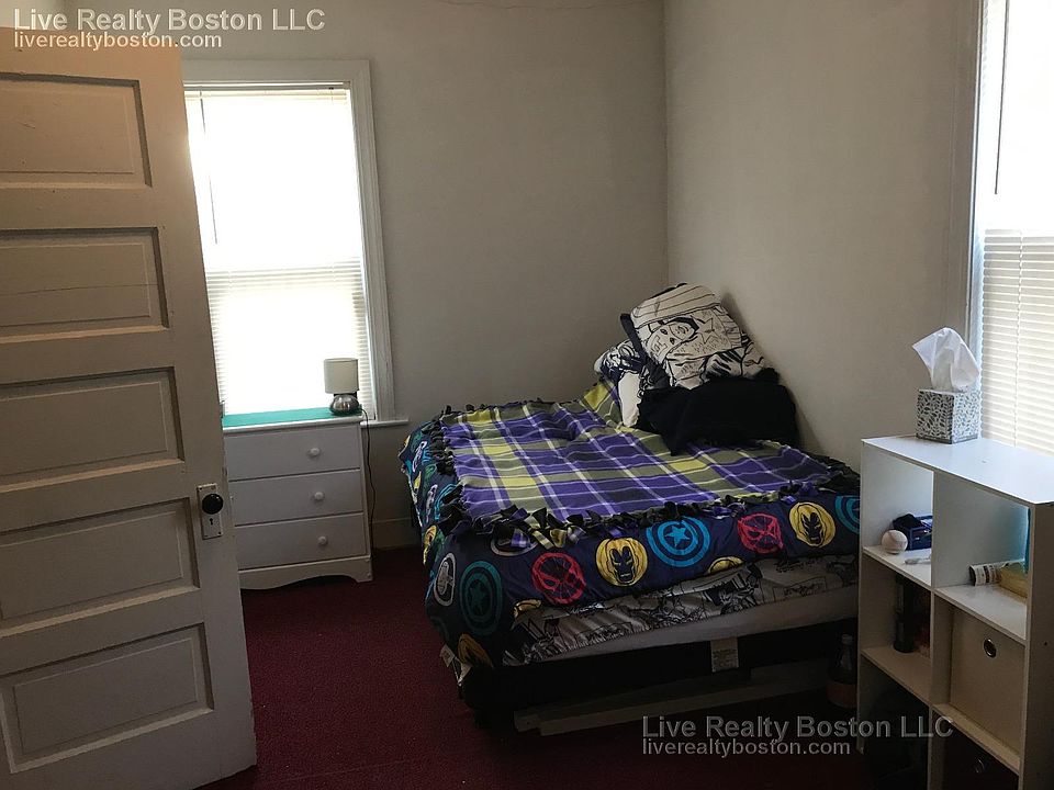 2nd image of 542 Cambridge St