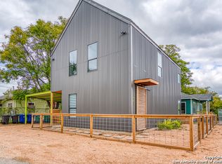 1401 E Crockett St, San Antonio, TX 78202