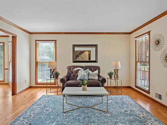 5th image of 1857 Newberry Ct