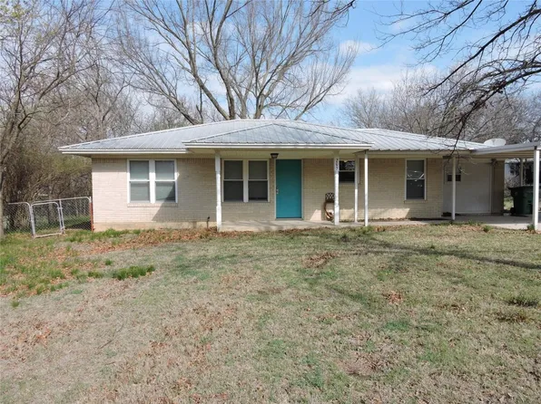 205 E Church St, Saint Jo, TX 76265