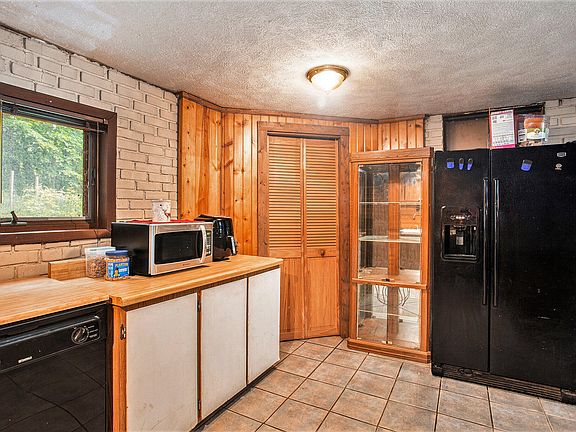 5th image of 2836 E Bluewater Hwy