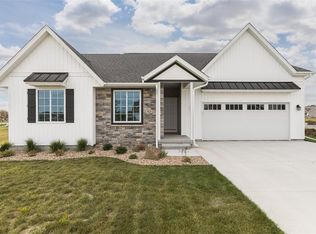 7621 Westfield Dr NE, Cedar Rapids, IA 52402