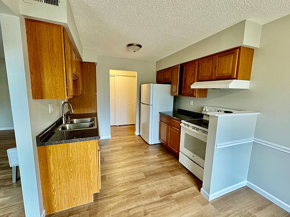 3rd image of 42 Providence Dr APT 69