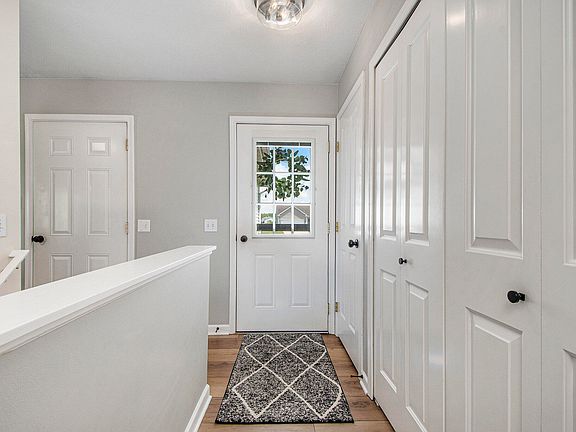 3rd image of 1617 Sunny Glen Dr SE