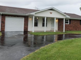 611 W Main St, Ewing, IL 62836