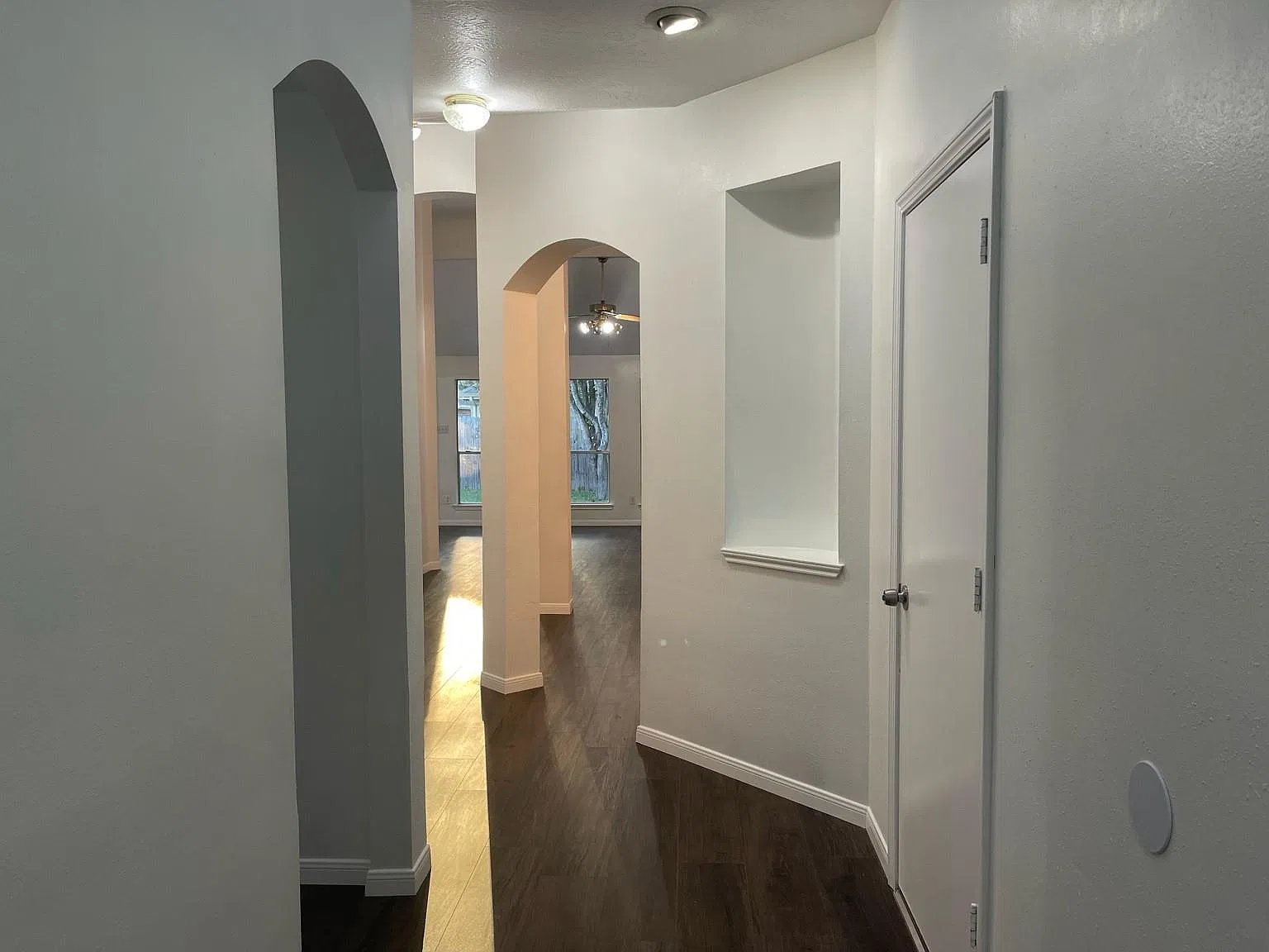 4 bed, 2.0 bath, 2018 sqft, $2,100 — Photo 3