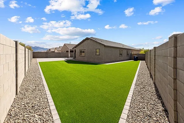 4 bed, 2137 sqft, $2,900 — Photo 4