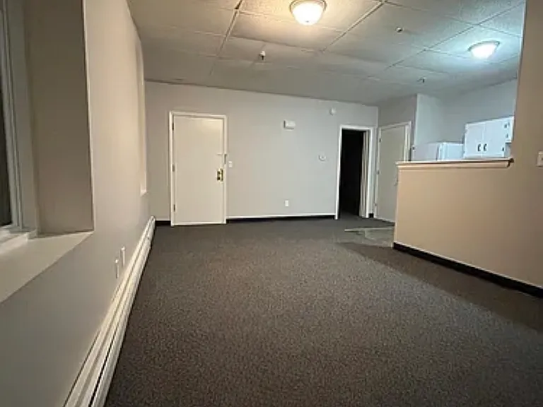 32 Chestnut St #18 — Photo 11