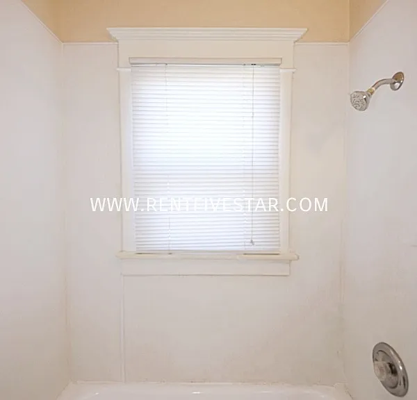 810 S 4th Ave — Photo 10