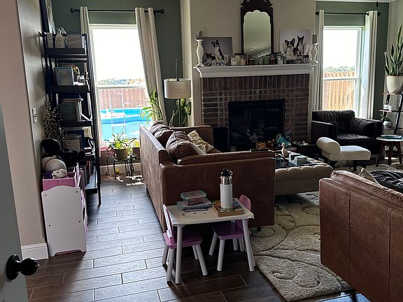 4th image of 2431 Jazz Ave