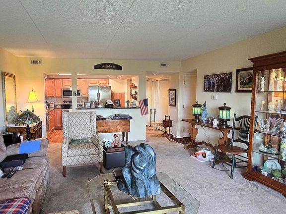 5th image of 690 Chandler Rd APT 408