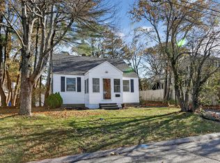 22 Orchard Rd, Cape Elizabeth, ME 04107