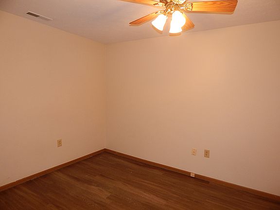 5th image of 664 Broadway Ave APT 204
