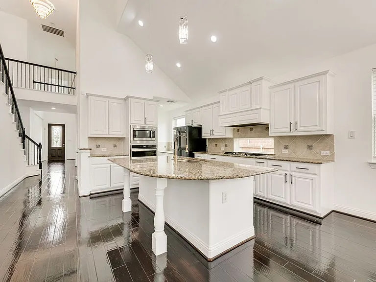 14113 Sugar Hill Dr — Photo 6