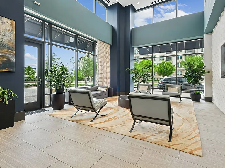 SkyHouse Frisco Station — Photo 25