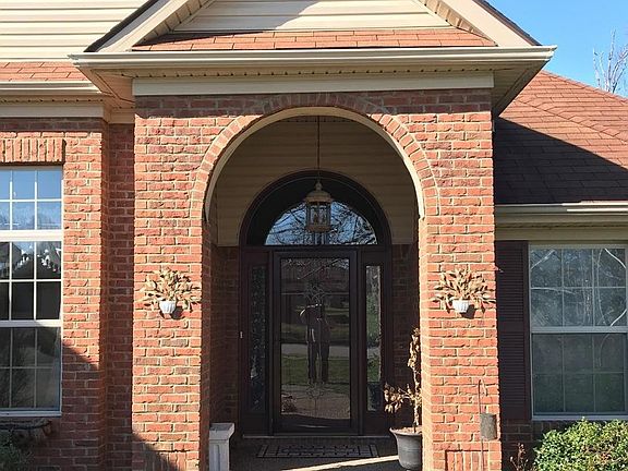 3rd image of 701 Harlan Dr
