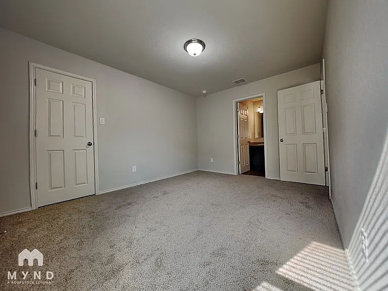 9421 Apple Ridge Ln — Photo 13