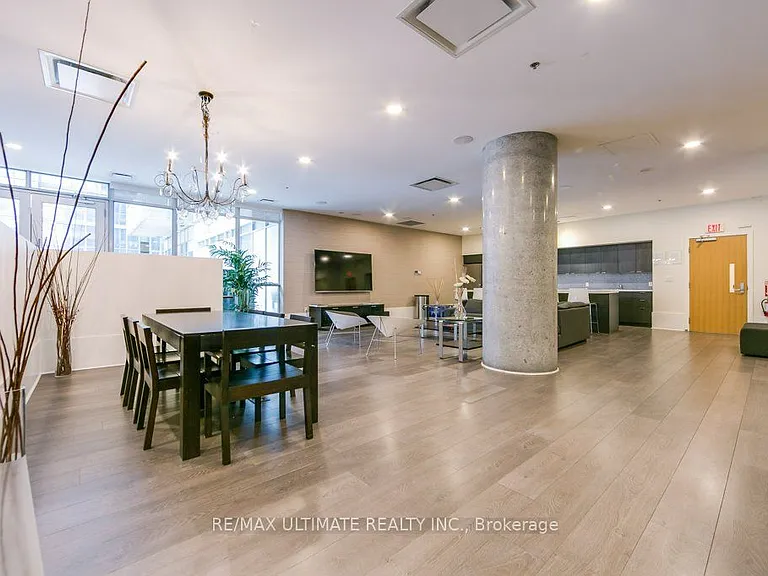 375 King St W #2710 — Photo 27
