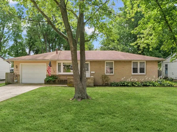 1034 Roselawn Dr, Paxton, IL 60957