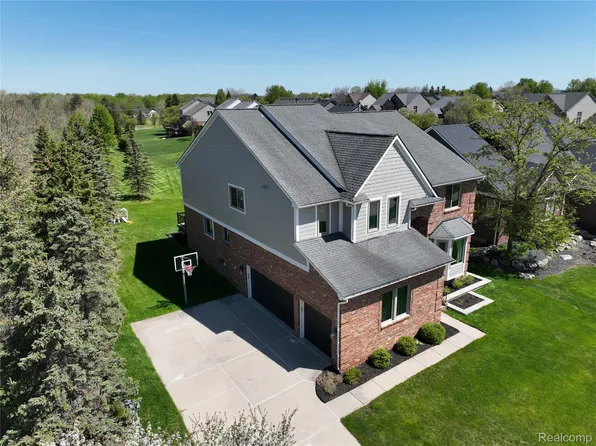 13085 Karl Dr, Plymouth, MI 48170