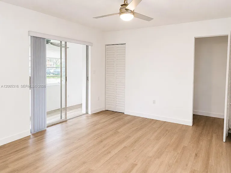 20311 NE 2nd Ave #15 — Photo 7