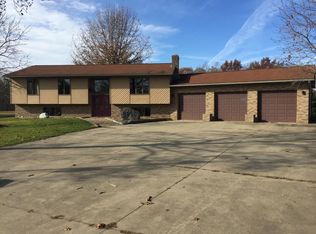 8593 Price Rd, Ravenna, OH 44266