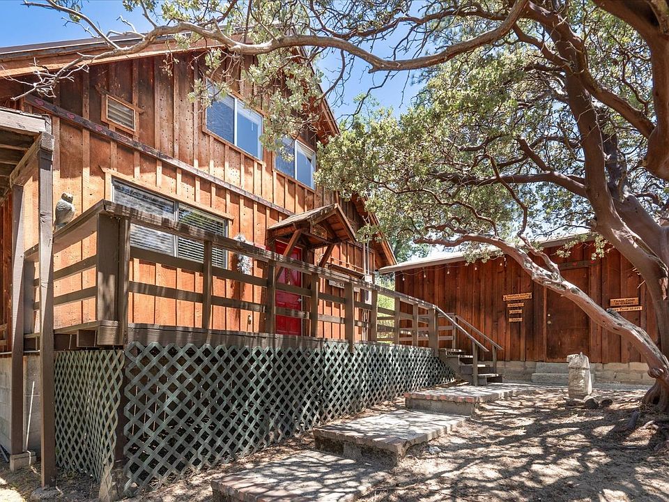 1st image of 43041 Country Club Dr W