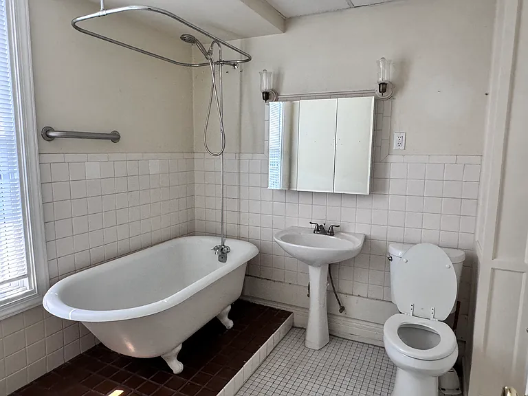 410 Floyd St #3 — Photo 17