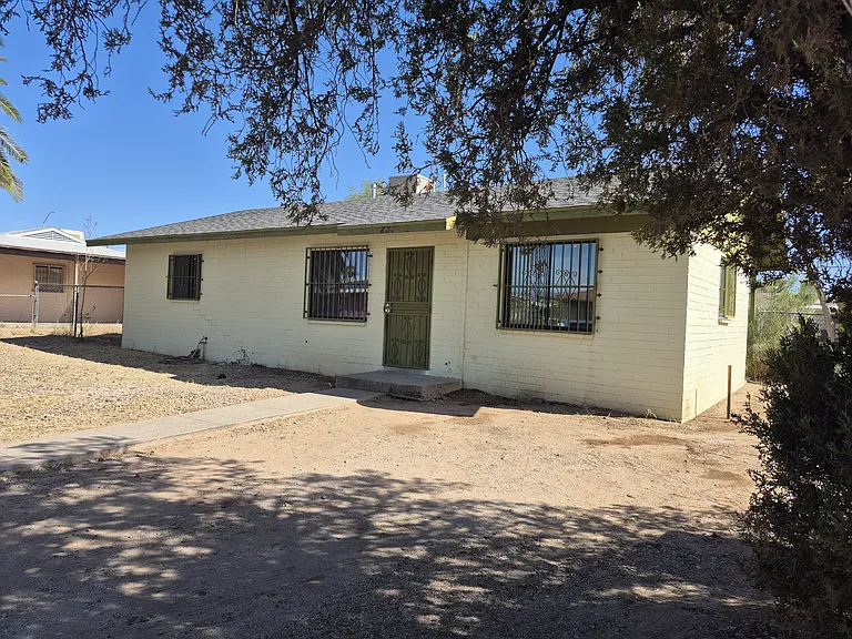 2810 E Norton Vis — Photo 1