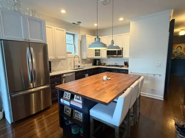 910 N Wolcott Ave APT 2, Chicago, IL 60622