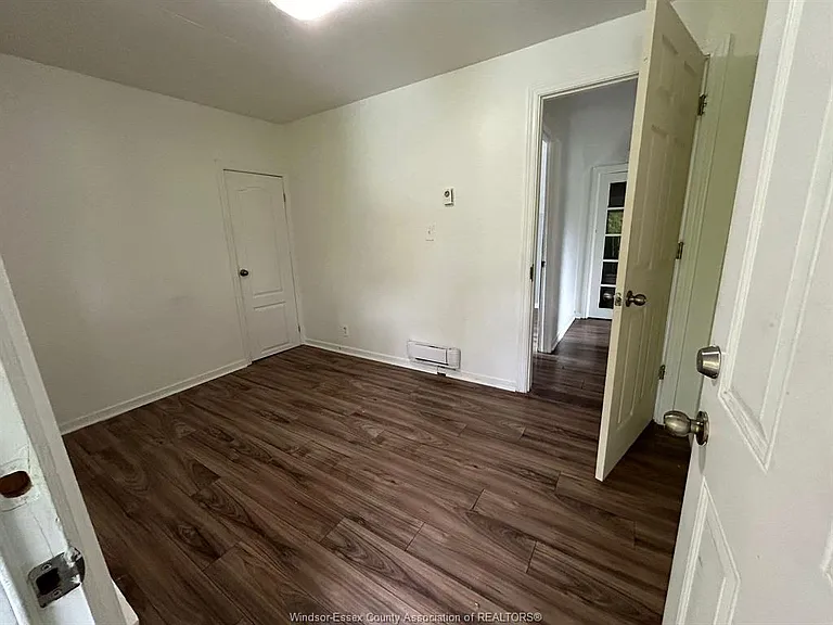3153 Peter St #UPPER — Photo 13