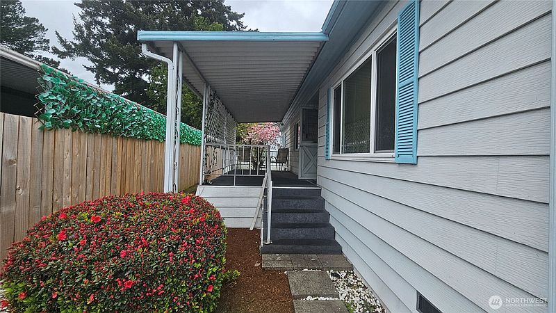 3rd image of 7508 47th Avenue NE #12